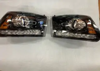 2016 - 18  RAM PICKUP 1500 ,2500 , 3500 ,  2019 - 24 RAM 1500 CLASSIC -  sada  předních světel 