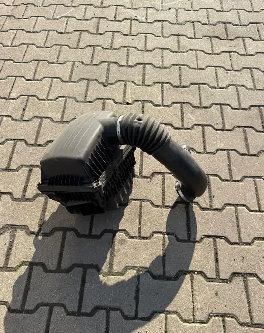 2019 - 24 RAM 1500 DT  5,7L - fitr box starší